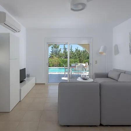 Liebevoll Ausgestattetes Haus In Ruhiger Lage Mit Beheiztem Pool Und Meerblick By Interhome * Gennadi