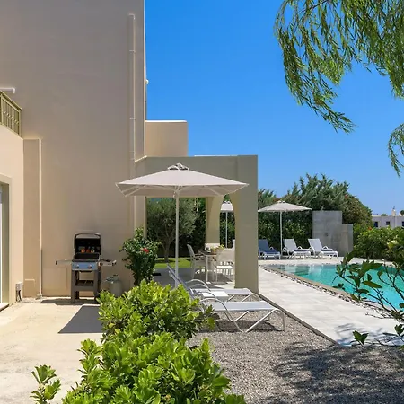 Liebevoll Ausgestattetes Haus In Ruhiger Lage Mit Beheiztem Pool Und Meerblick By Interhome Casa vacanze Gennadi