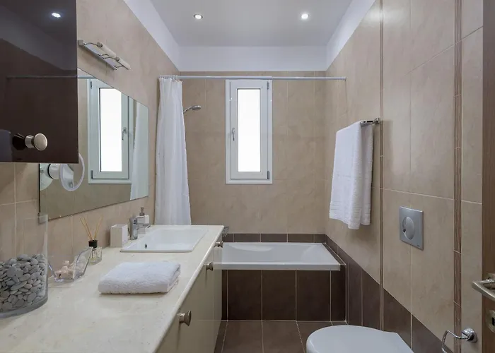 度假居 Liebevoll Ausgestattetes Haus In Ruhiger Lage Mit Beheiztem Pool Und Meerblick By Interhome