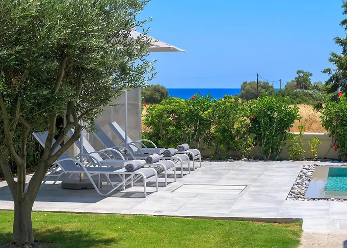 Liebevoll Ausgestattetes Haus In Ruhiger Lage Mit Beheiztem Pool Und Meerblick By Interhome * Gennadi