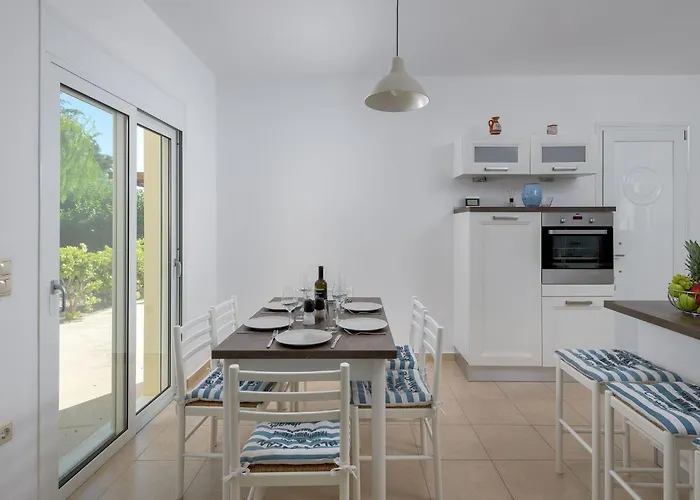 Liebevoll Ausgestattetes Haus In Ruhiger Lage Mit Beheiztem Pool Und Meerblick By Interhome Semesterbostad Gennadi